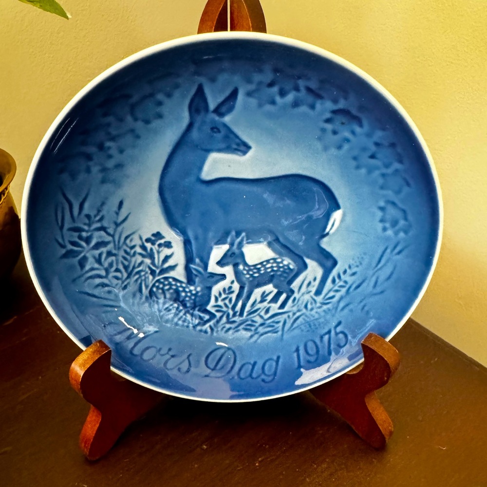 1975 Mothers Day Blue/White Copenhagen Porcelain Plate
